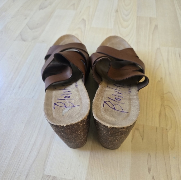 Blowfish Brown Wedge Sandals Size 9 - Picture 3 of 8